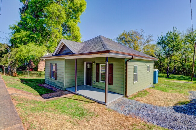 Building Photo - 221 Walker St