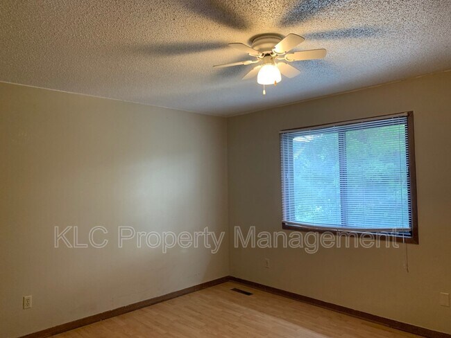 Building Photo - 1341 Stewart St