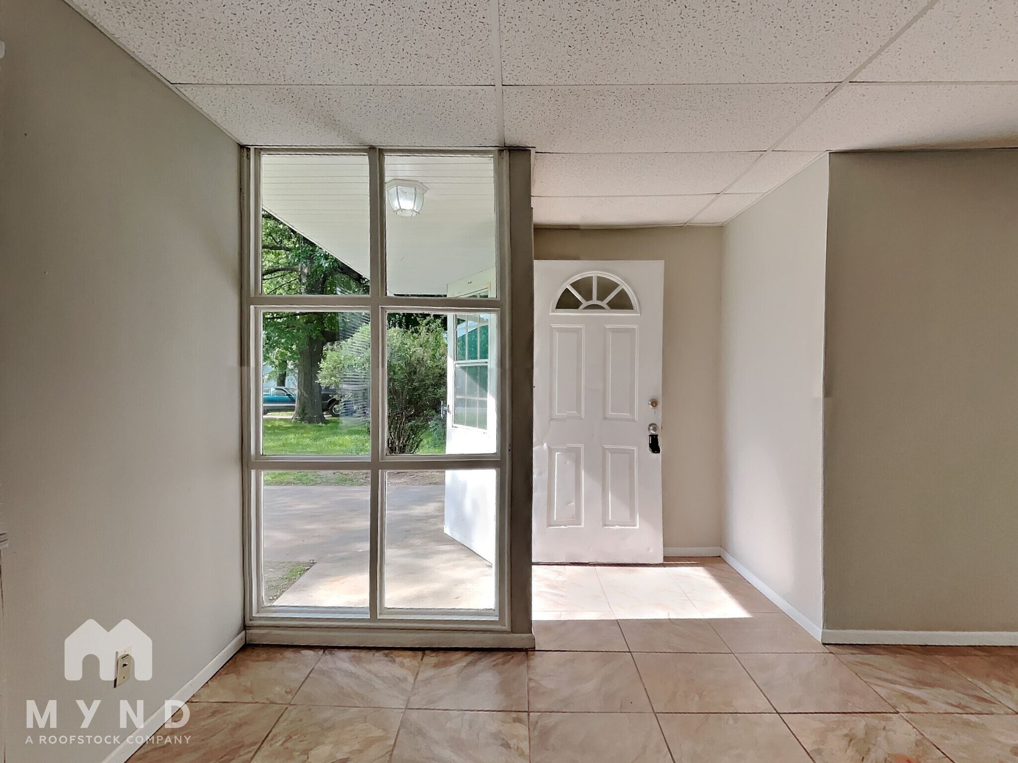 Building Photo - 1256 S Willow Ln Ave