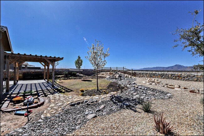 Building Photo - 6952 Black Mesquite Dr