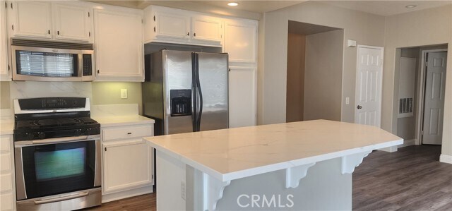 Building Photo - 15863 Birdfeeder Ln