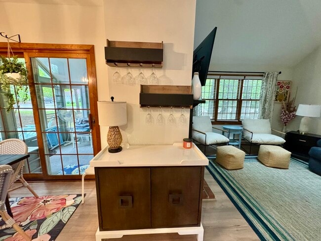 Building Photo - 20 Golf View