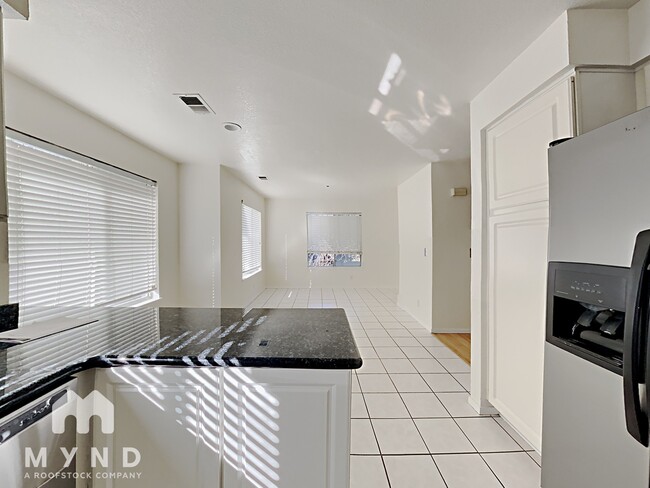 Building Photo - 38830 Garibaldi Common