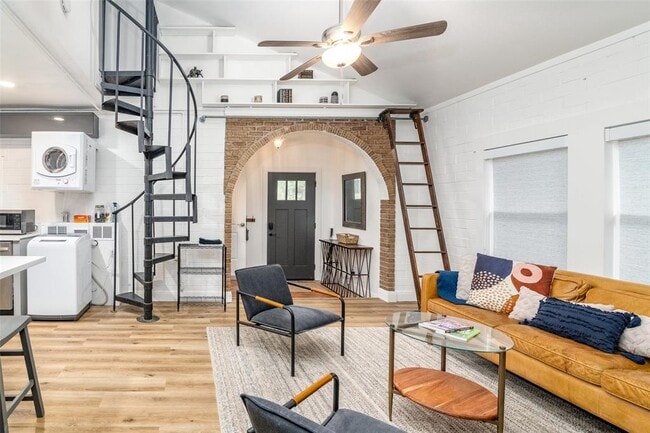 Building Photo - 1507 Holly St