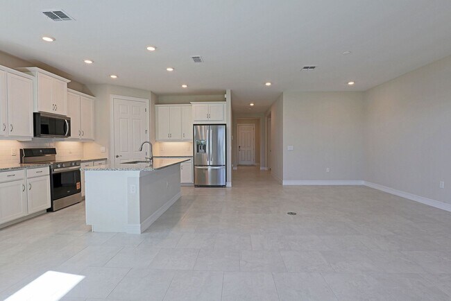 Building Photo - AVAILABLE NOW BRAND NEW!!