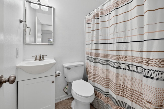 Building Photo - 313 Brackin St