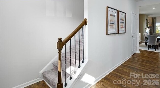 Building Photo - 1720 Vanderlyn St