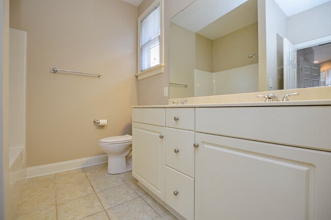 Building Photo - 986 Blakeley Walk