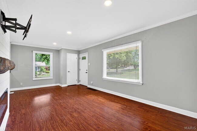 Building Photo - 112 Robin Hill Ln