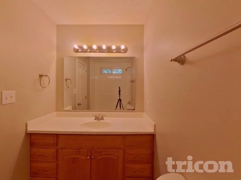 Building Photo - 8872 Treyburn Dr