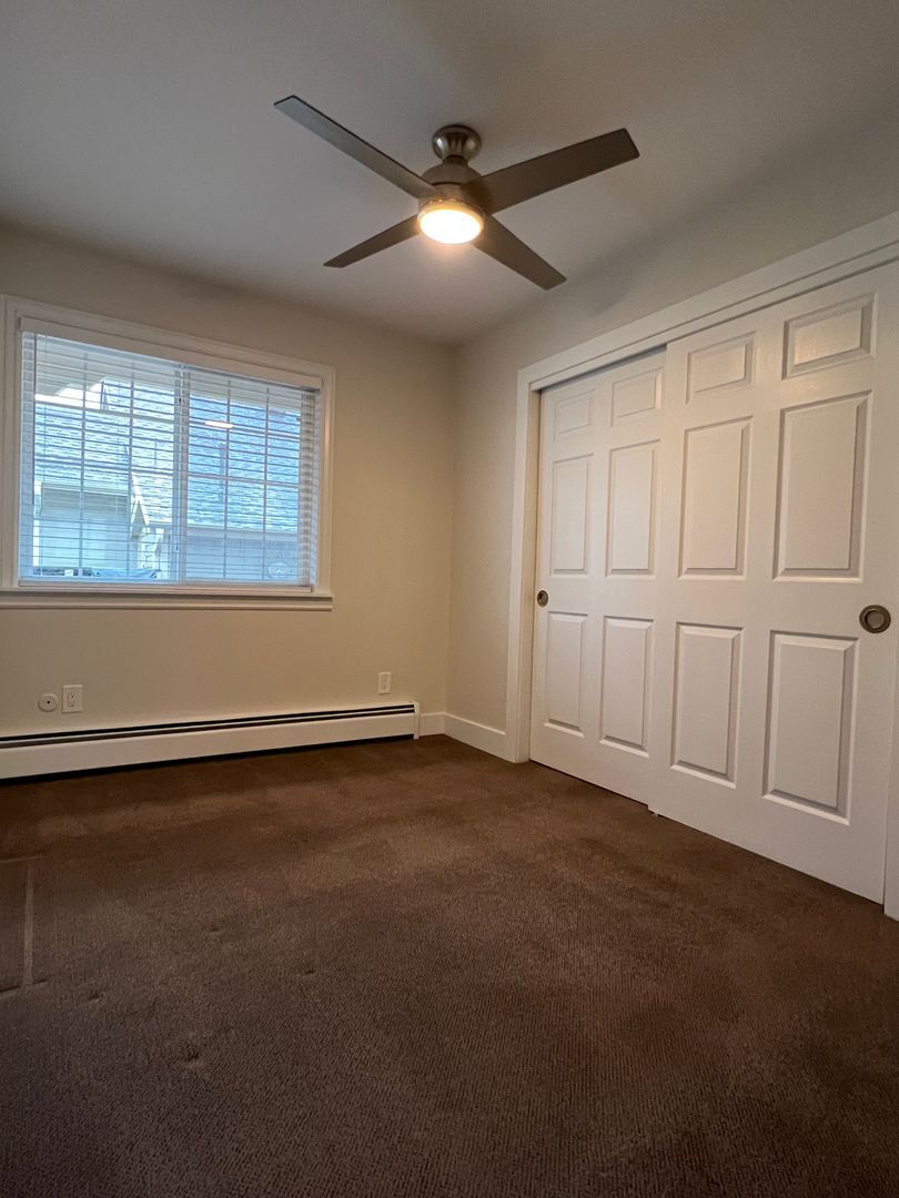 Building Photo - 2401 Walnut St