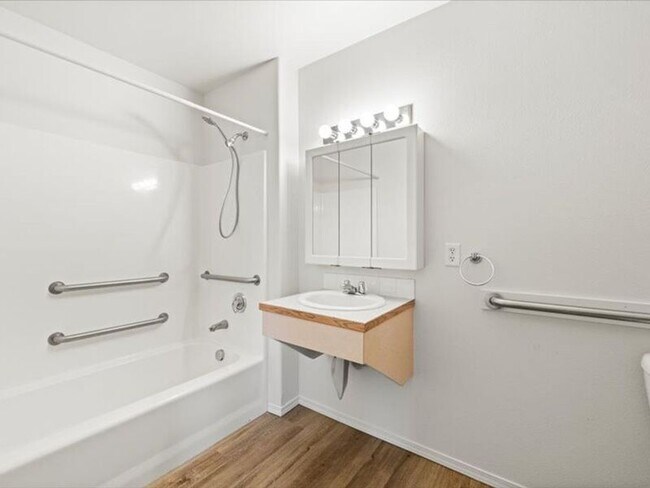 Building Photo - 6005 Chapel Hill Blvd