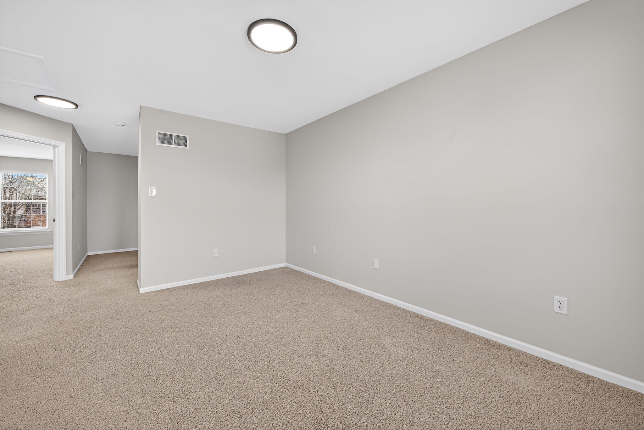 Building Photo - 373 Montclair Tower Dr