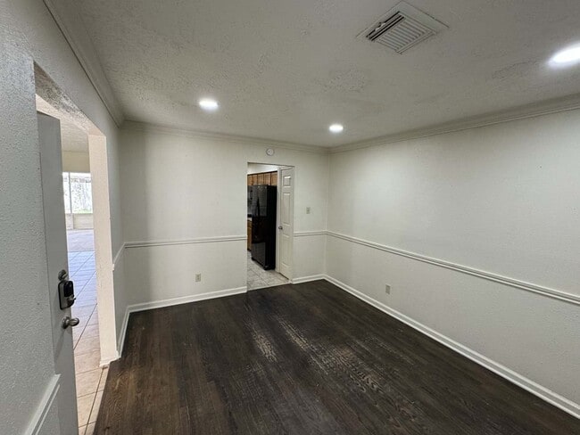 Building Photo - 10514 Wayward Wind Ln
