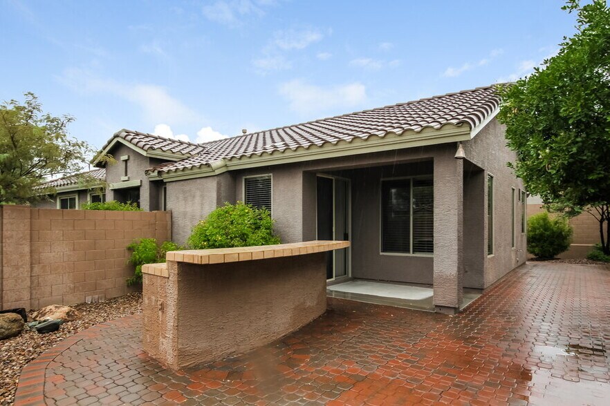 Building Photo - 42941 N Challenger Trail