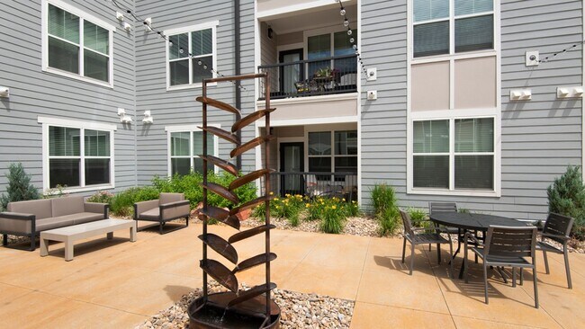 Building Photo - 766 S Martin St