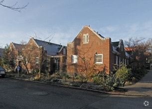 Building Photo - Broadway Court