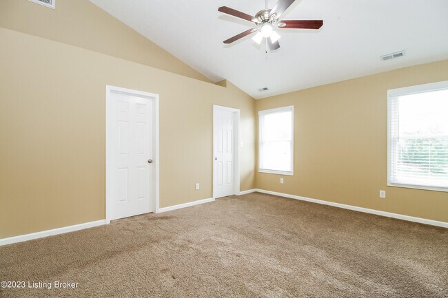 Building Photo - 11912 Longview Farm Dr