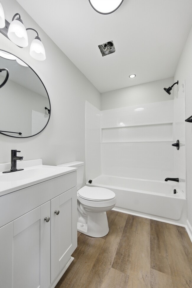 Building Photo - 4308 Roanoke Ave