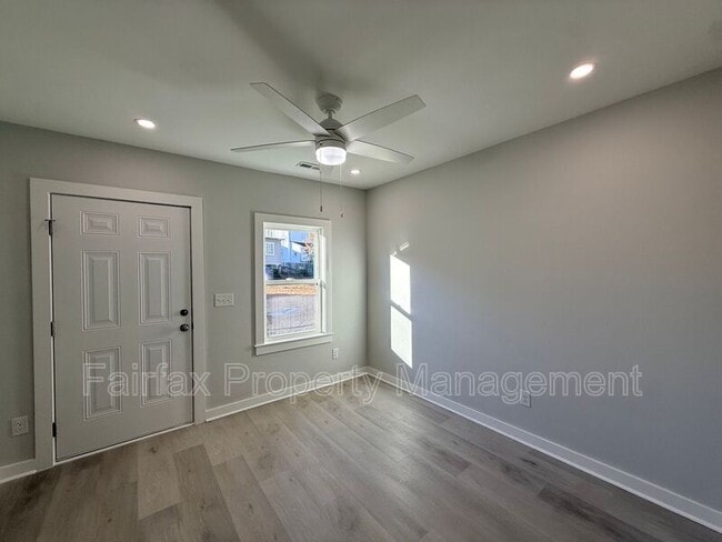 Building Photo - 703 N Guthrie Ave