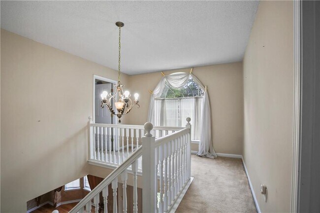 Building Photo - 2224 Eagles Nest Cir
