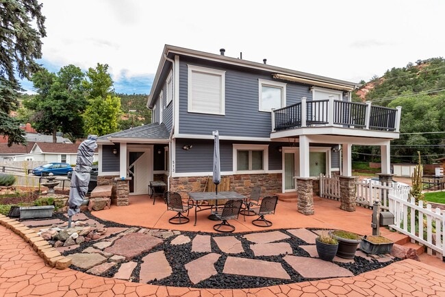Building Photo - Charming 3-Bed, 2-Bath Home in Manitou Spr...
