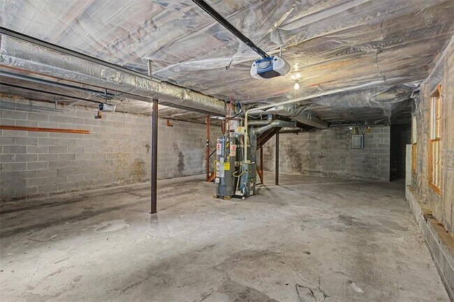 Building Photo - 3947 Camrose Pl