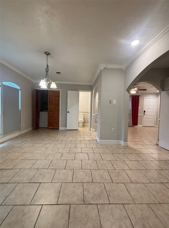 Building Photo - 1205 Bank Dr