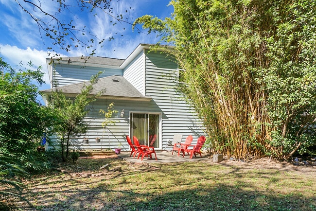 Building Photo - 1519 Thoroughbred Blvd