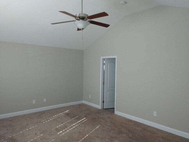 Building Photo - 150 Tipperary St