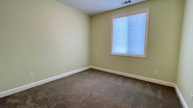 Building Photo - Exceptionally Maintained, Newer, Single Level 3-Bedroom Home with Air Conditioning in Serra Meadows