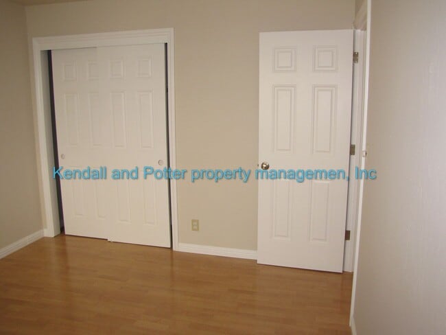 Building Photo - 302/303