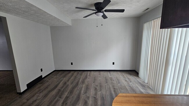 Building Photo - 63-69 Chambers Rd