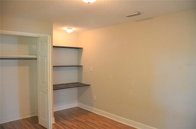 Building Photo - 1602 Lancaster Ave