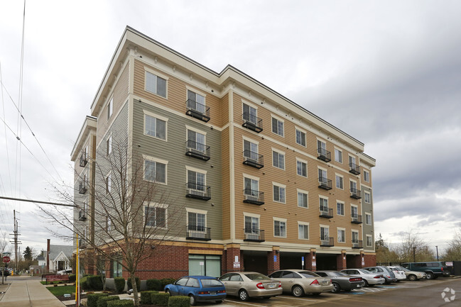 Building Photo - River View Place