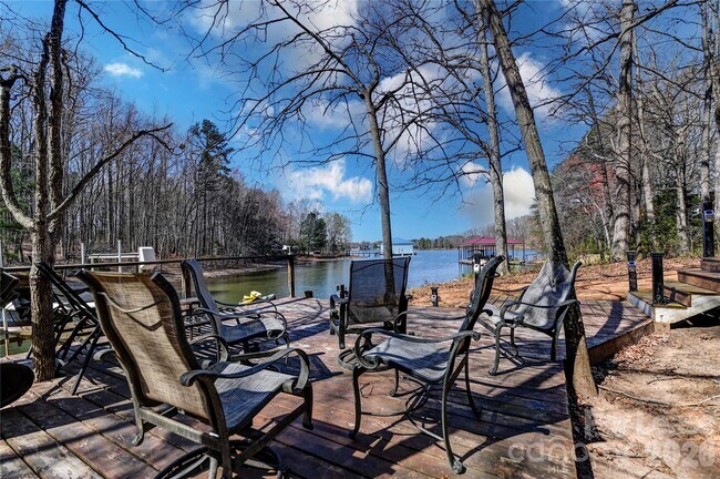 Building Photo - 19314 Yachtman Dr