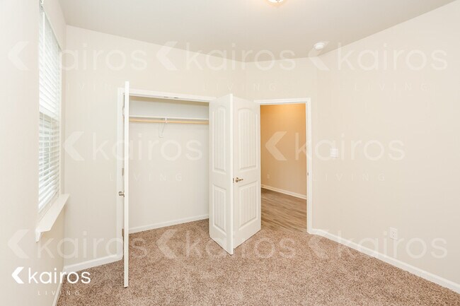 Building Photo - 6649 Tiger Pointe Dr.