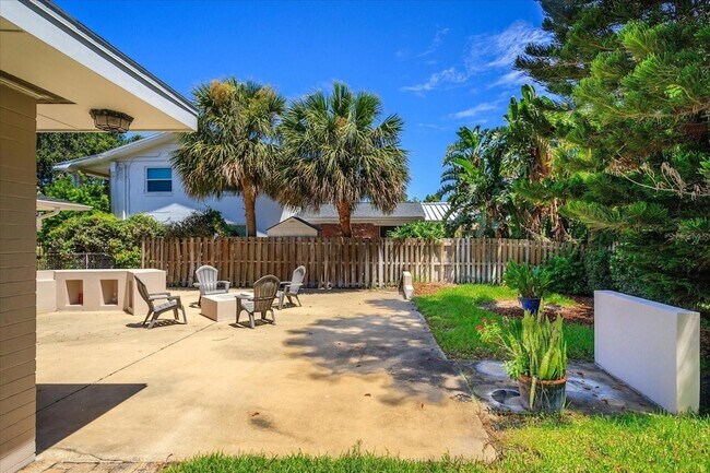Building Photo - 105 John Anderson Dr