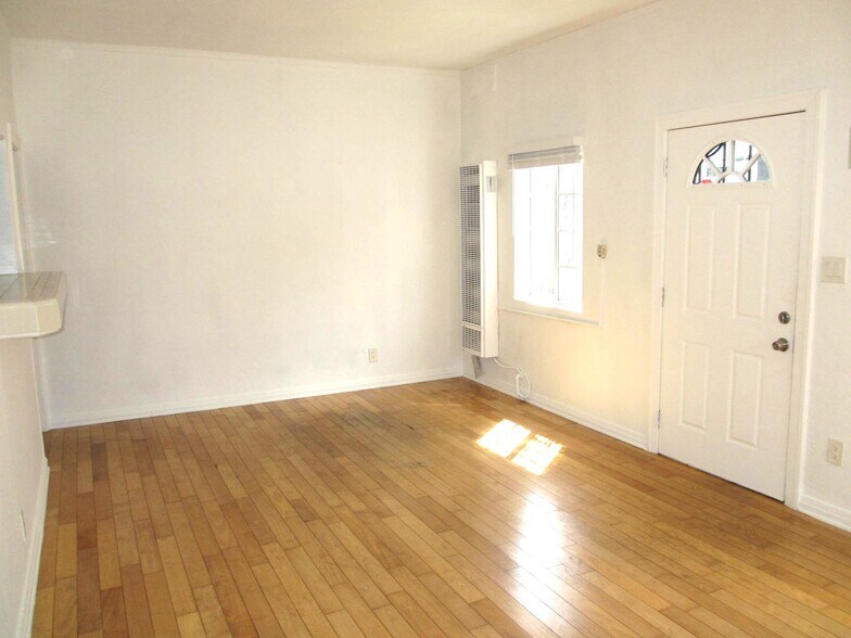 Building Photo - 1204 N Citrus Ave