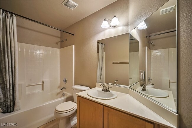 Building Photo - 1740 Flores Ln