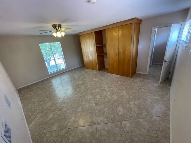 Building Photo - 900 Avenida De Leon