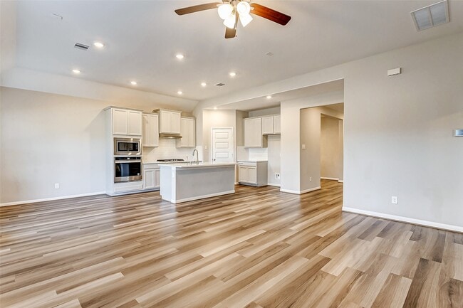 Building Photo - 2165 Woodland Pine Dr