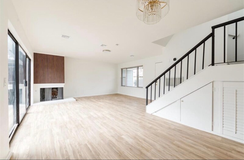 Building Photo - 2827 Indian Creek Blvd