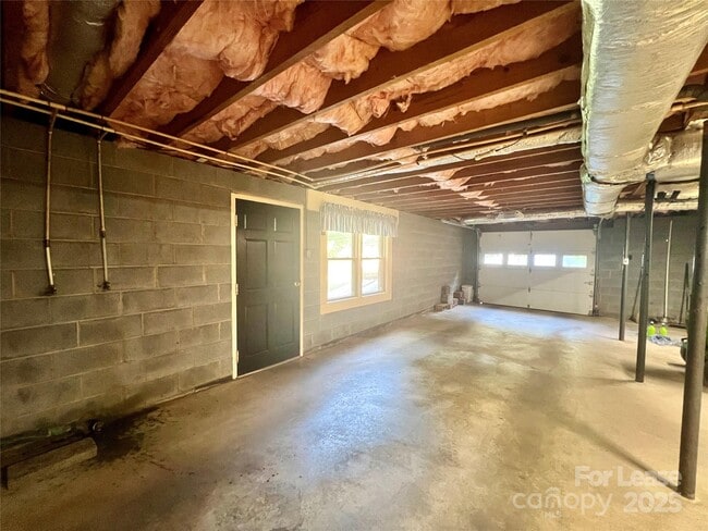 Building Photo - 294 Spicewood Cir