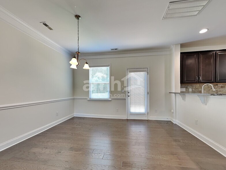 Building Photo - 9919 Maywine Cir