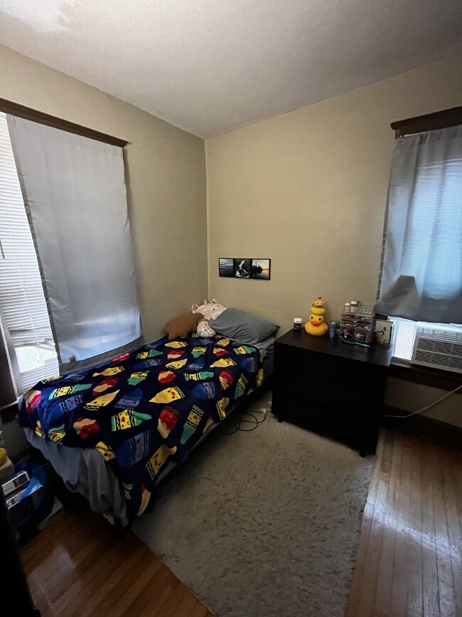 Building Photo - 3 Bed 1 Bath close to UWEC! Available July 1st 2025