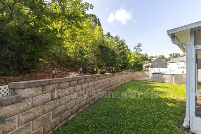 Building Photo - 1416 Madison Oaks Rd