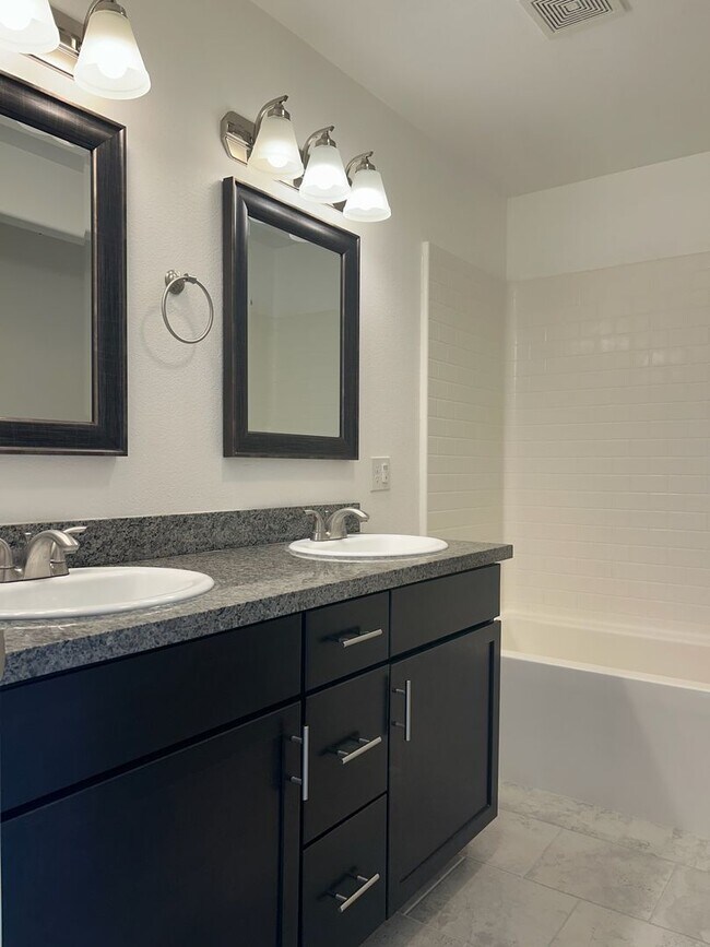 Building Photo - Please contact Vaughn Realty to set up an appointment, 760-446-6561