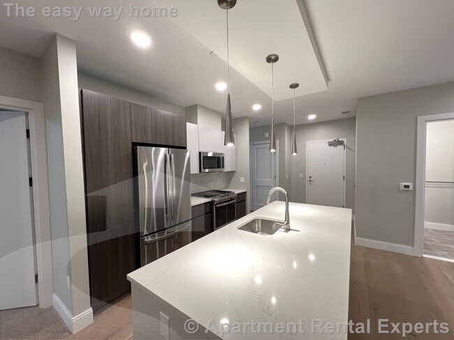 Building Photo - 9 Central St