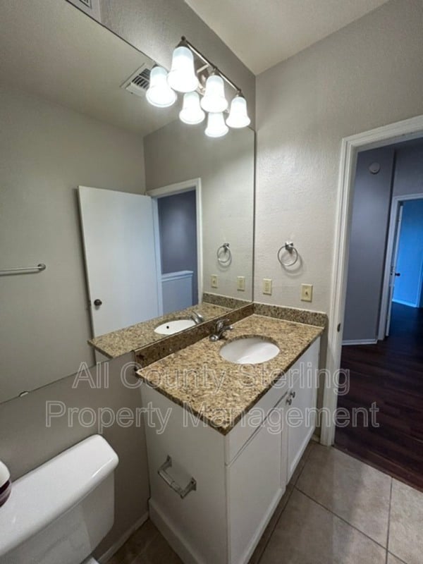 Building Photo - 132 Vista Verdi Cir